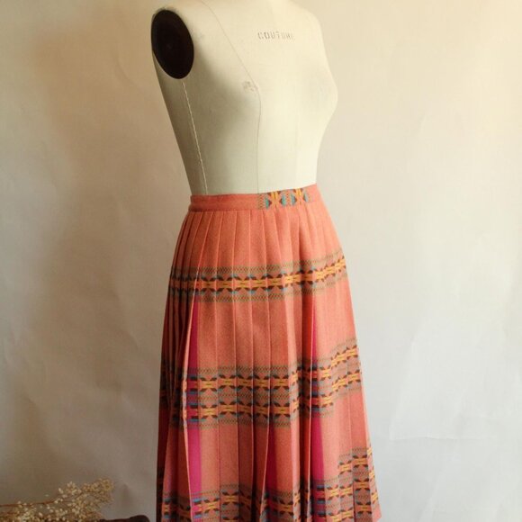 Vintage 1940s 1950s Tartan Skirt, JC Penney Wool Worsted Highland Plaid Pleated - Picture 6 of 10